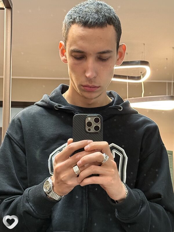 Глеб, 21, Екатеринбурге — анкета №2979485