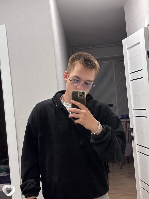Сергей, 20, Омске — анкета №2979662