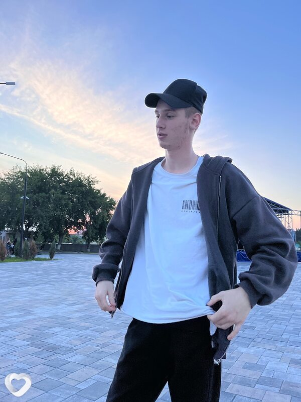 Александр, 20, Москве — анкета №2981232