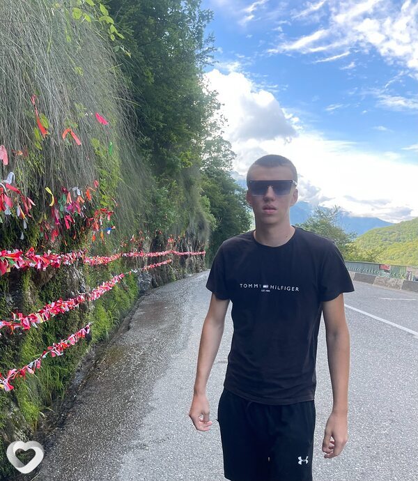 Артем, 20, Краснодаре — анкета №2981509