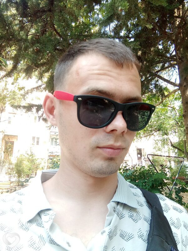 Виктор, 29, Ялте — анкета №2981458