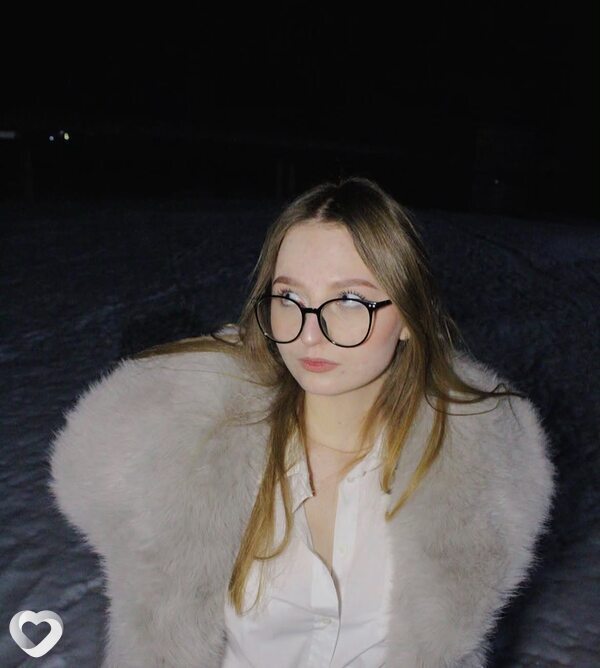 Лиза, 20, Витебске — анкета №2985544