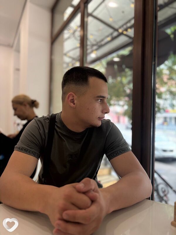 Денис, 20, Москве — анкета №2987746