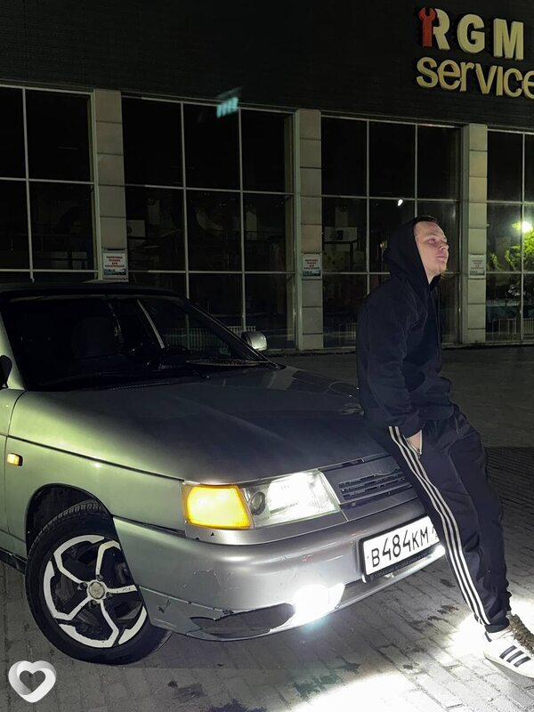 Михаил, 21, Нижневартовске — анкета №2988078