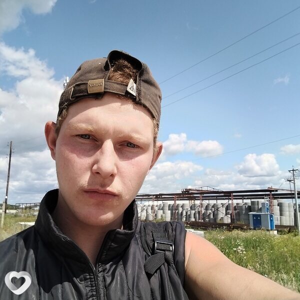 Саня, 21, Новоалтайске — анкета №2988638