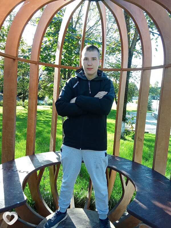 Денис Шарков, Остров