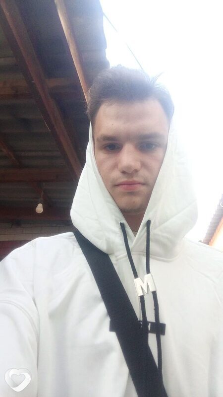 Максим, 19, Астрахани — анкета №2988888