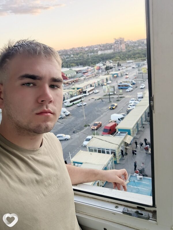Владимир, 18, Семикаракорске — анкета №2989925