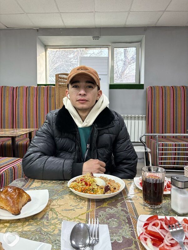 Бехруз, 21, Свободном — анкета №2989966