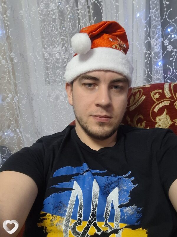 Антон, 26, Черкассах — анкета №2990702