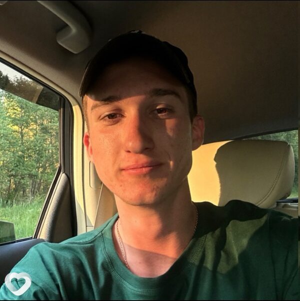 Паша, 22, Москве — анкета №2991454