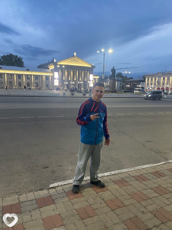 Артём, 20, Новосибирске — анкета №2995477