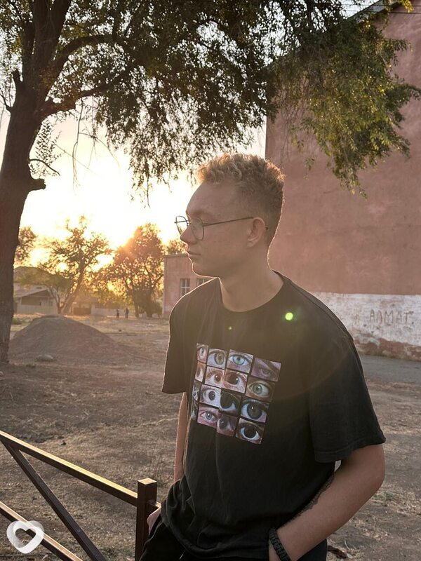 Кирилл, 19, Капчагае — анкета №2995328