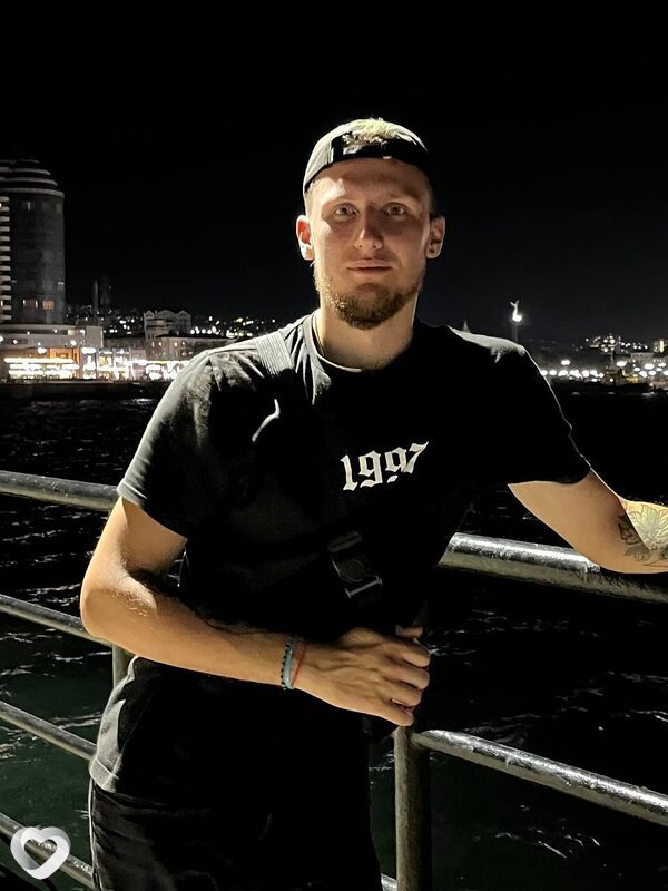 Мирослав, 25, Москве — анкета №2996172