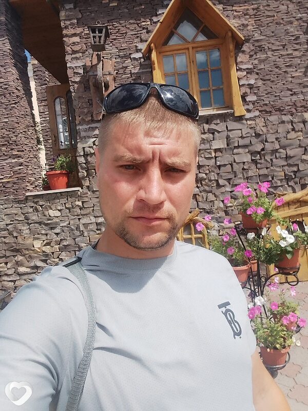 Артем, 37, Екатеринбурге — анкета №2996493