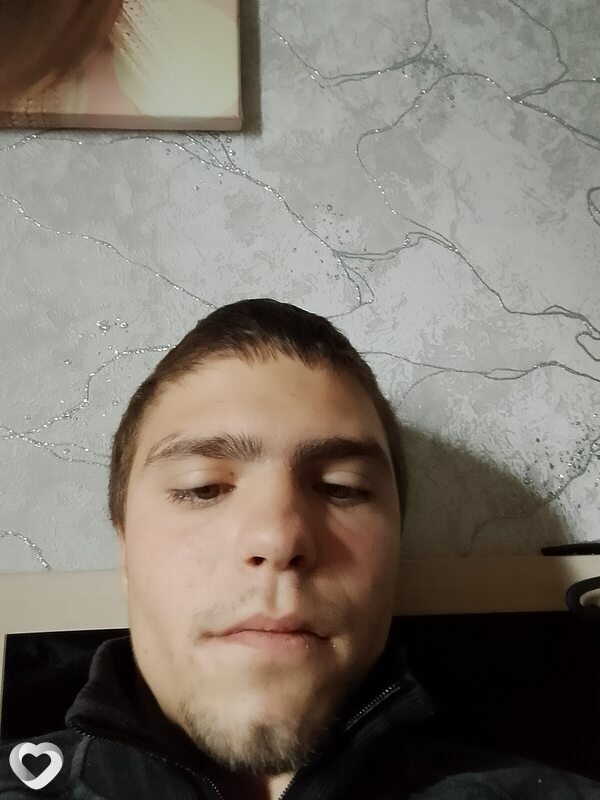 Виктор, 24, Череповце — анкета №2996276