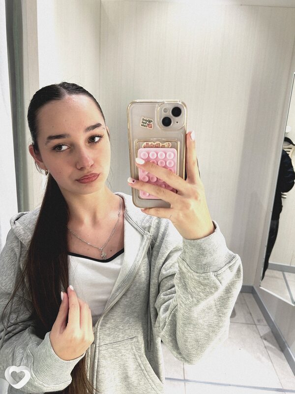 Mia, 18, Прага — анкета №2997706