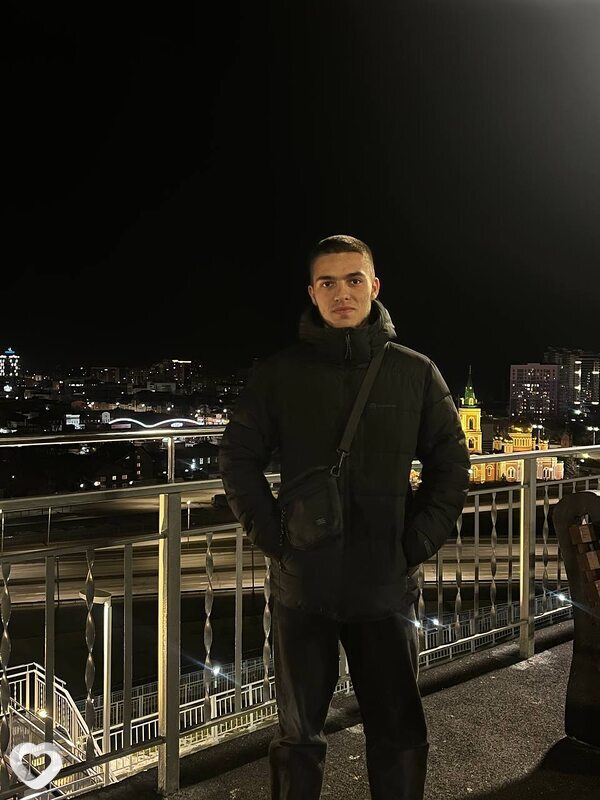 Кирилл, 21, Барнауле — анкета №2997901