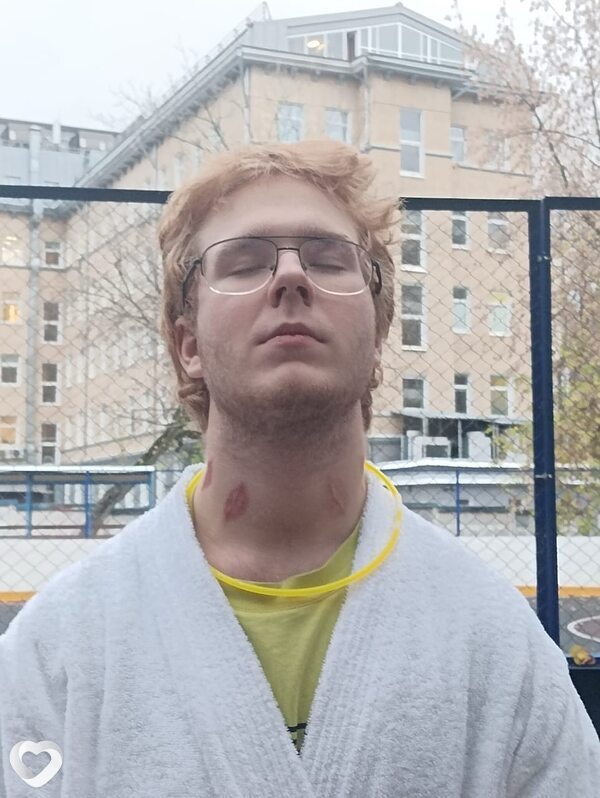 Артем, 19, Москве — анкета №2997992