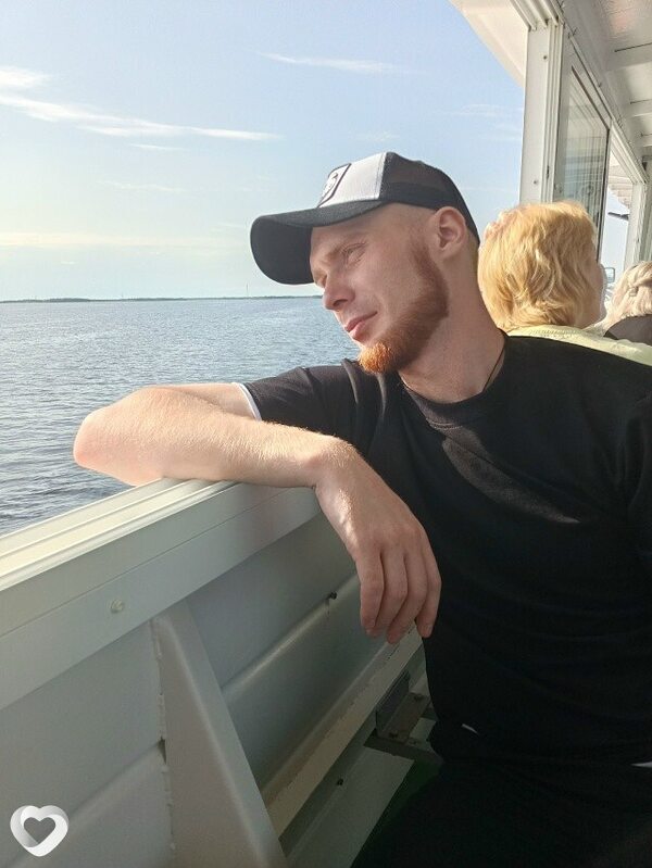 Артем, 25, Архангельске — анкета №2998314