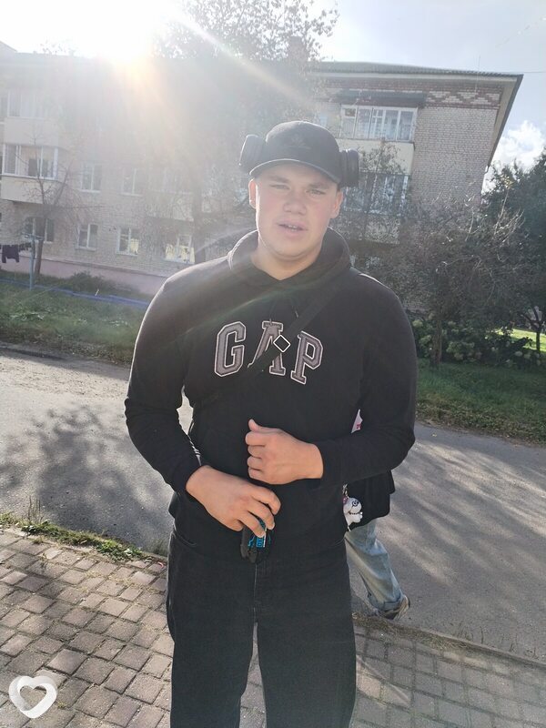 Илья, 19, Горках — анкета №2998918