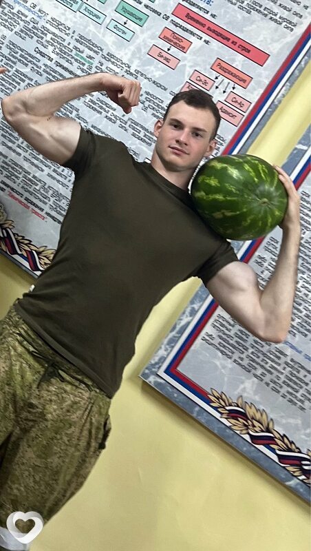 Артем, 24, Москве — анкета №2999133