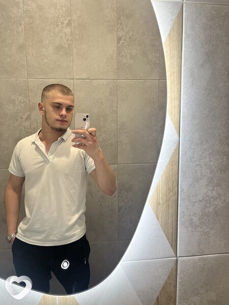 Олег, 21, Алчевске — анкета №3000170