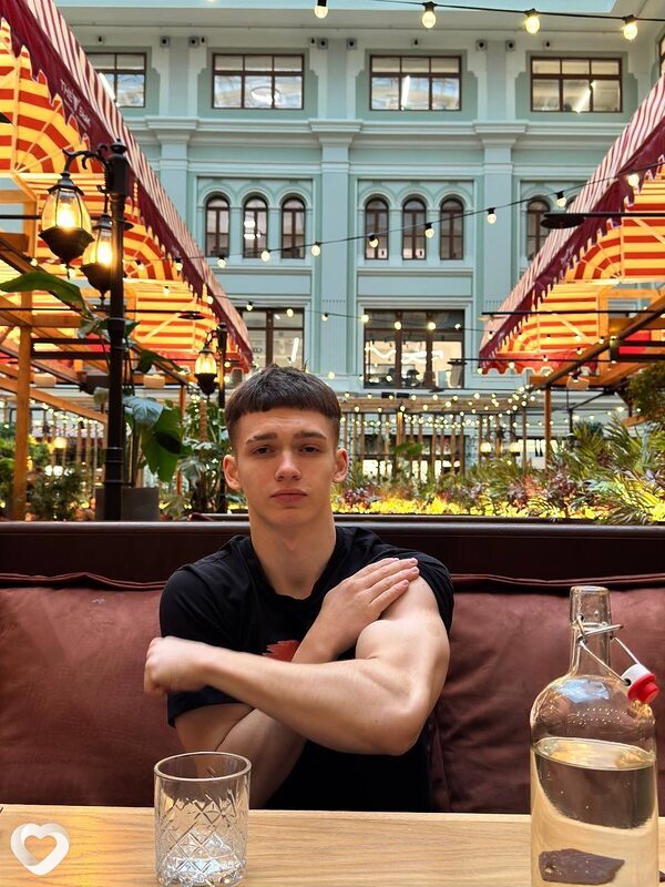 Макс, 20, Ужгороде — анкета №3000543