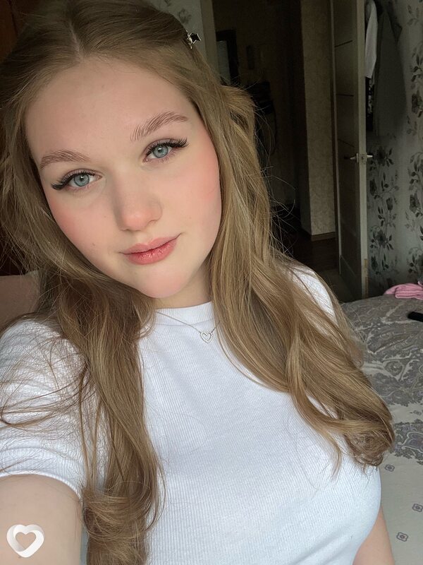 Арина, 21, Сергиеве Посаде — анкета №3009513