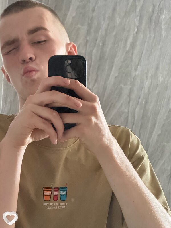Дениска, 21, Комсомольске-на-Амуре — анкета №3010377