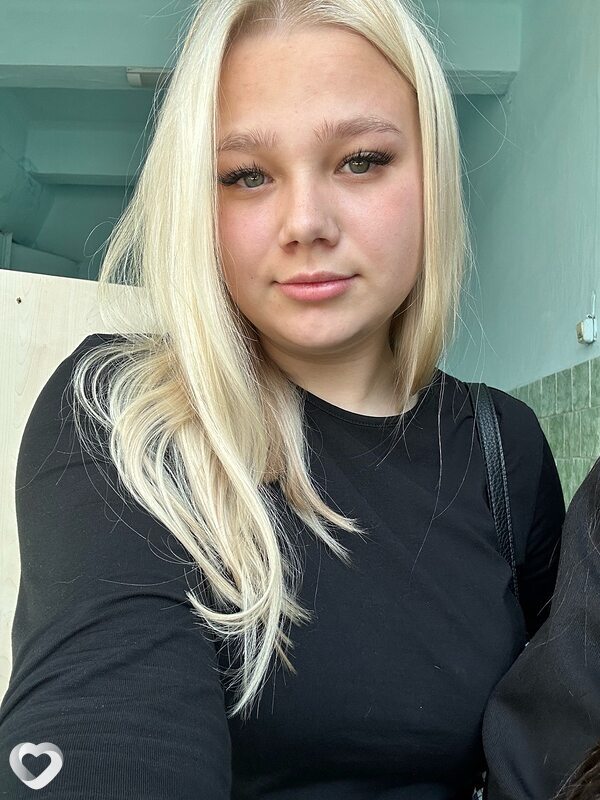 Кариночка, 19, Улан-Удэ — анкета №3010817