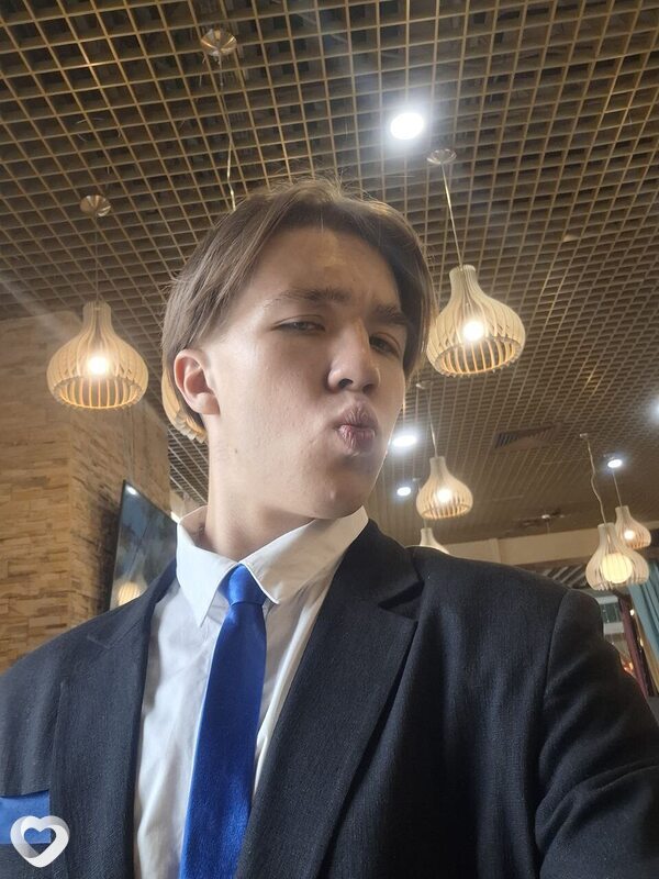 Дима, 18, Екатеринбурге — анкета №3012705