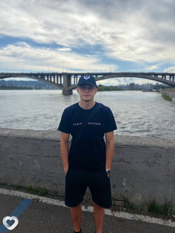 Лев, 19, Красноярске — анкета №3013902
