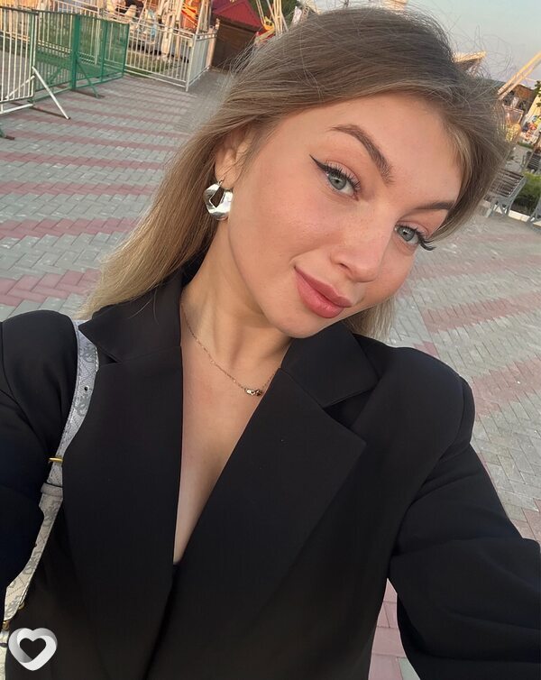Карина, 23, Москве — анкета №3014291