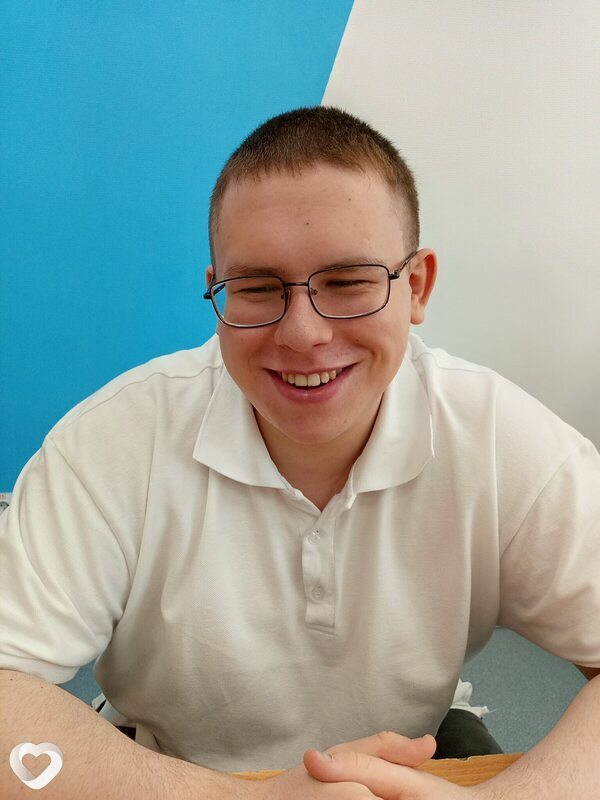 Кирилл, 21, Мегионе — анкета №3018403