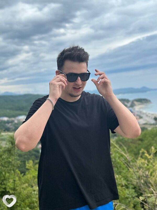 Антон, 22, Брянске — анкета №3019181