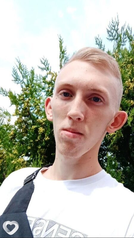 Денис, 20, Молодечно — анкета №3021089