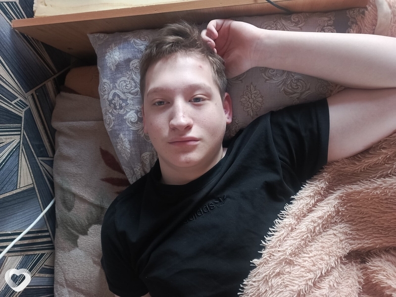 Саня, 23, Североуральске — анкета №3021146