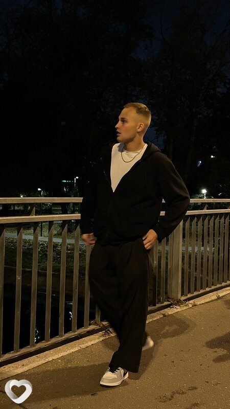 Илья, 25, Великом Новгороде — анкета №3025012