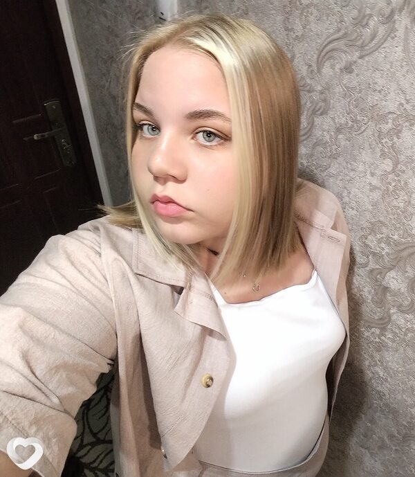Даша, 19, Арсеньеве — анкета №3026162