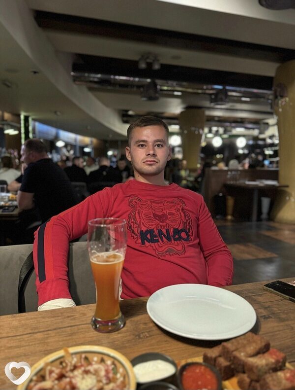 Илья, 22, Шахтерске — анкета №3026616