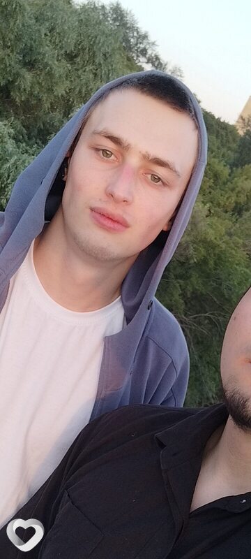 Евгений, 21, Омске — анкета №3027588