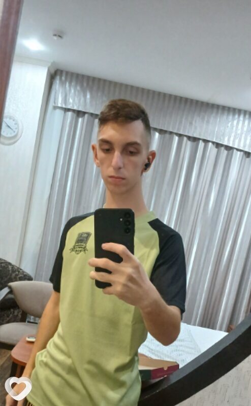 Анатолий, 21, Новороссийске — анкета №3028061