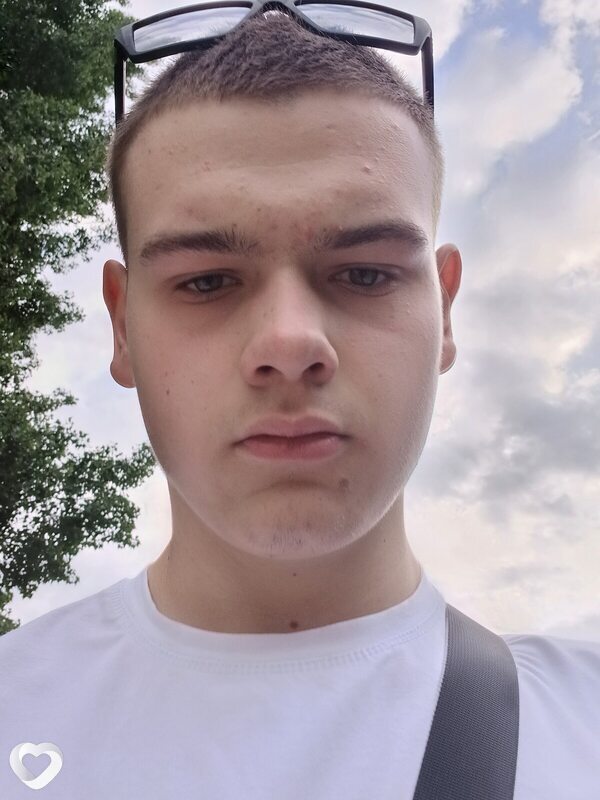 Дмитрий, 19, Саратове — анкета №3028324