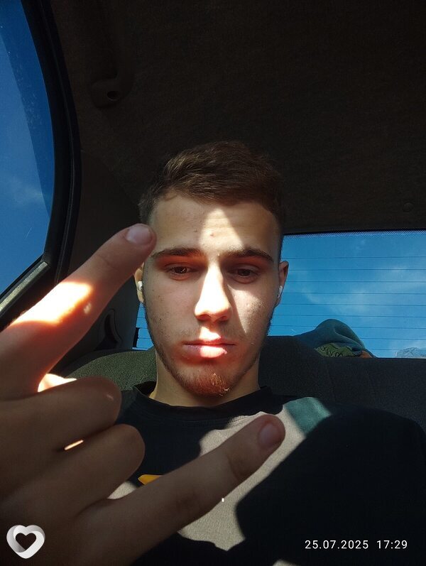 Юрий, 19, Лисках — анкета №3029224