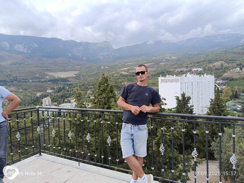 Денчик, 33, Ялте — анкета №3032022