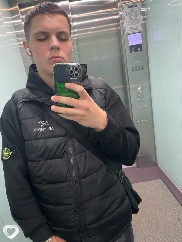 Мишаня, 20, Екатеринбурге — анкета №3034587