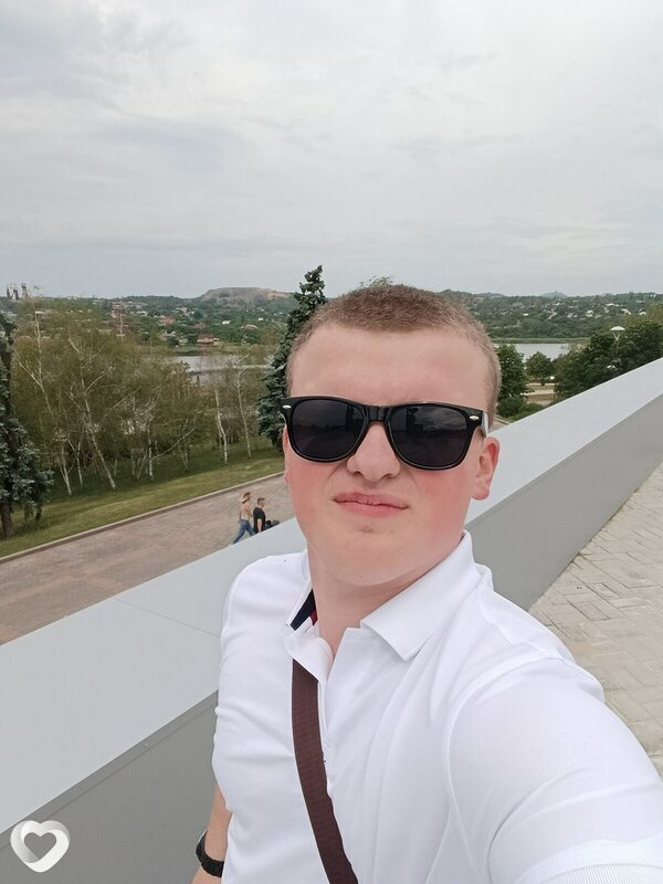 Денис, 22, Донецке — анкета №3037933