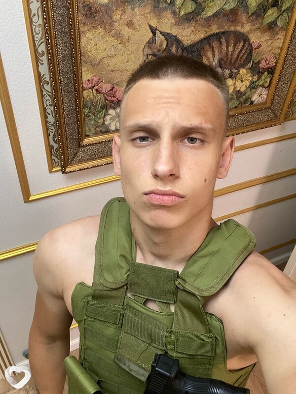 Данил, 20, Москве — анкета №3042136