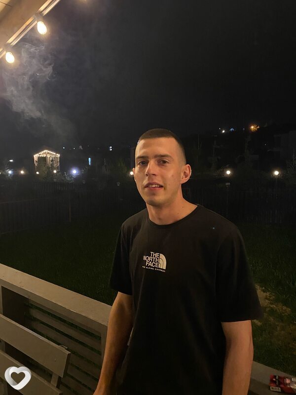 Артем, 21, Колпино — анкета №3042575
